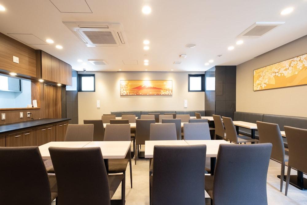 Shinsaibashi-Higashi Crystal Hotel Осака Екстериор снимка